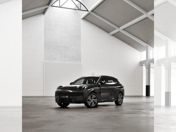 LYNK & Co 08
