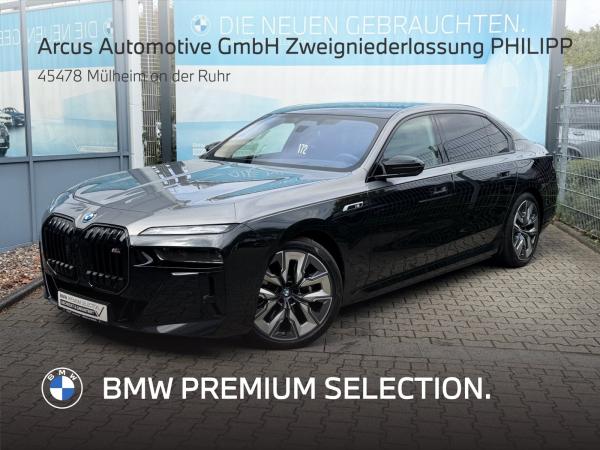 BMW i7